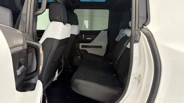 2023 GMC Hummer EV - Image 17 of 20
