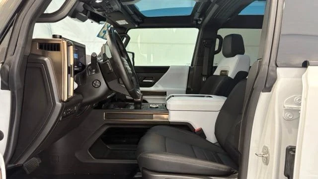 2023 GMC Hummer EV - Image 13 of 20