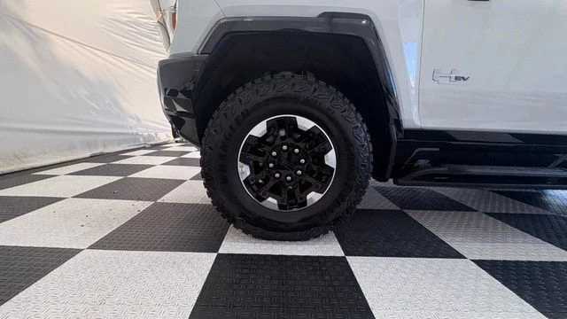2023 GMC Hummer EV - Image 11 of 20