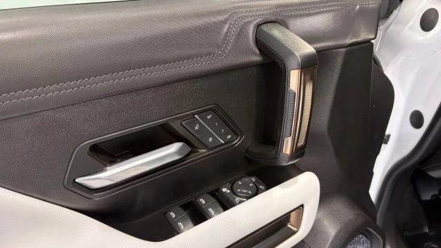 2023 GMC Hummer EV - Image 16 of 20