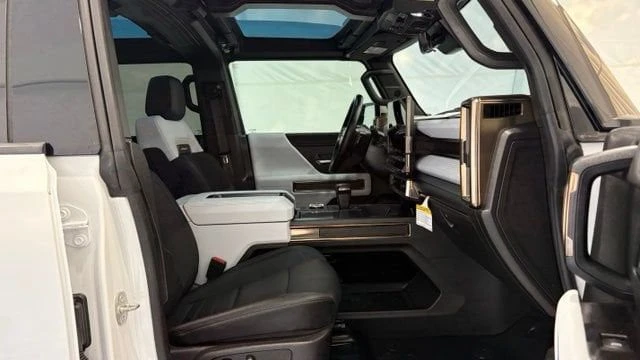 2023 GMC Hummer EV - Image 20 of 20