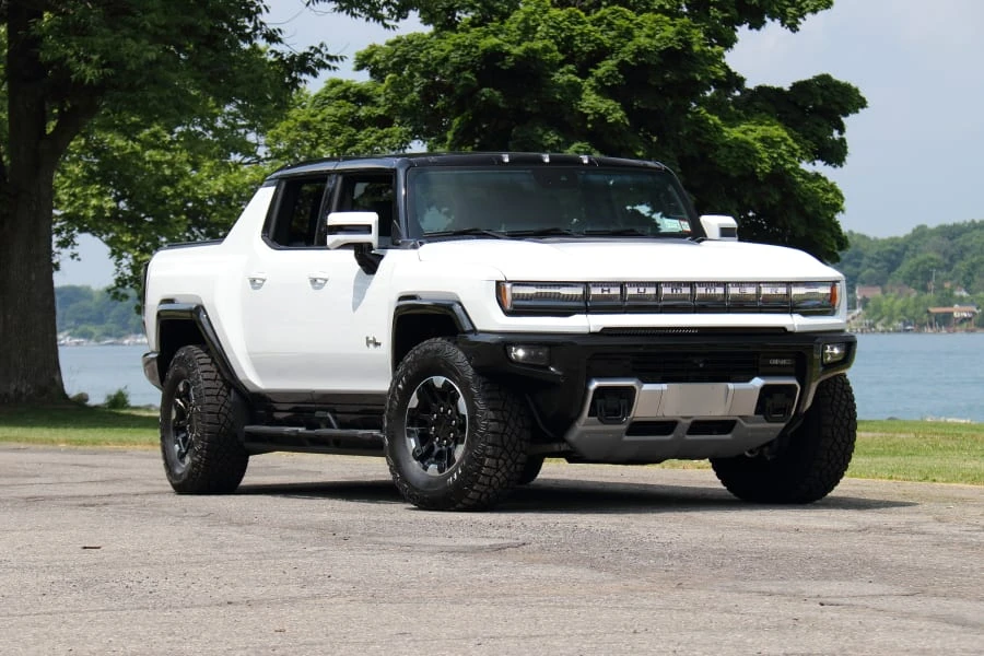 2023 GMC Hummer EV - Image 10 of 24