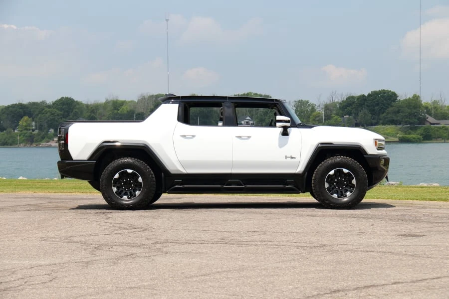 2023 GMC Hummer EV - Image 12 of 24