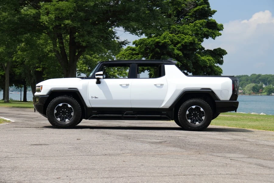 2023 GMC Hummer EV - Image 2 of 24