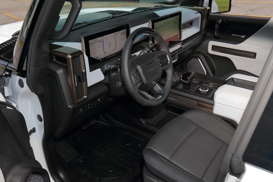 2023 GMC Hummer EV - Image 15 of 24