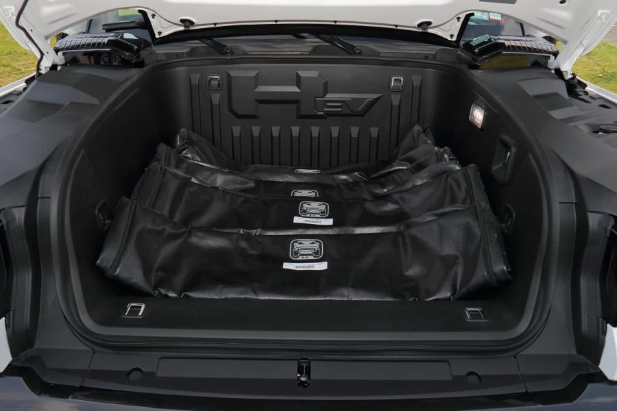 2023 GMC Hummer EV - Image 23 of 24