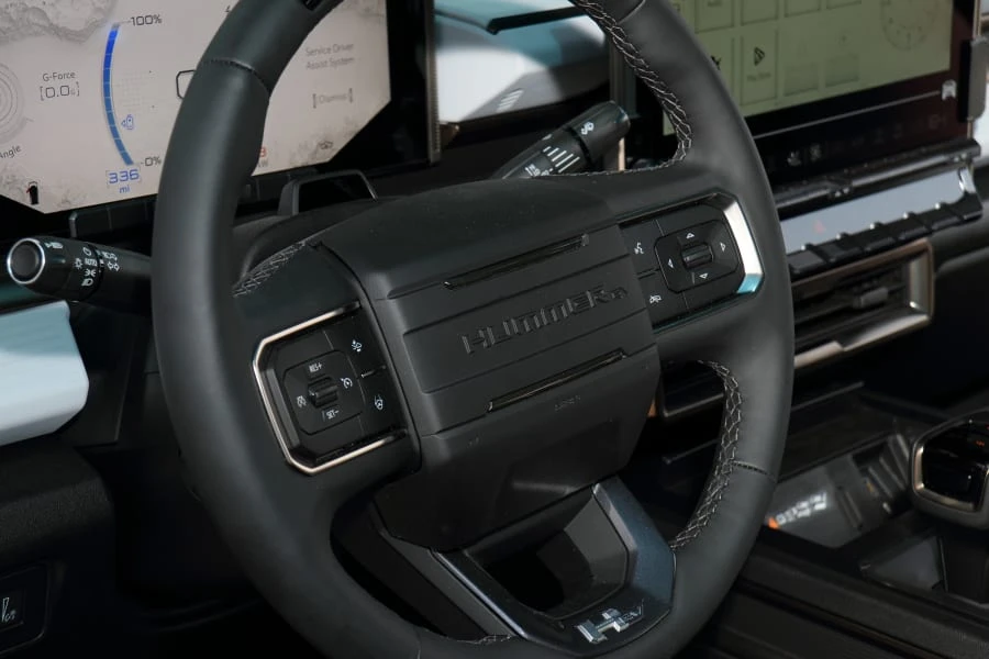 2023 GMC Hummer EV - Image 18 of 24