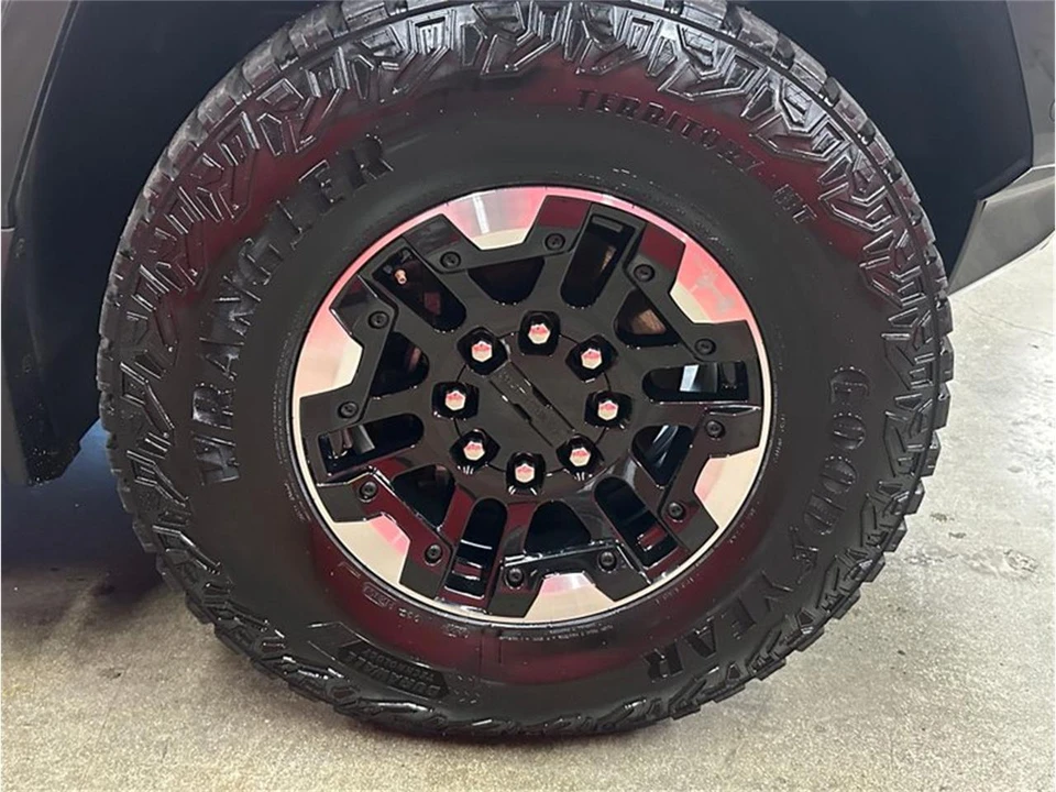 2023 GMC Hummer EV - Image 23 of 31