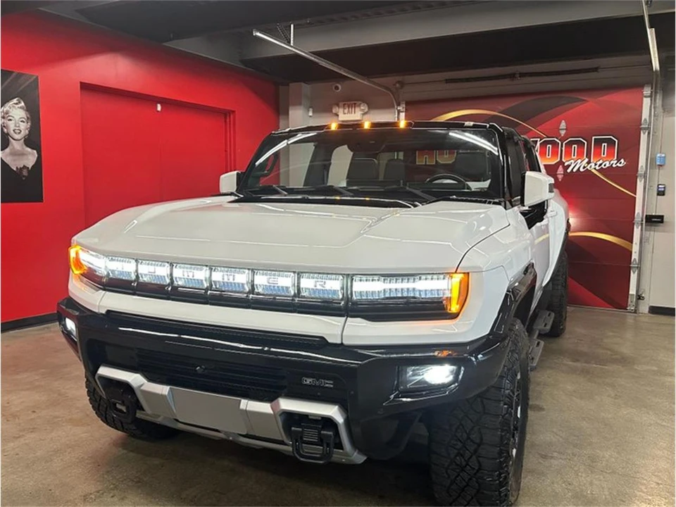 2023 GMC Hummer EV - Image 7 of 31
