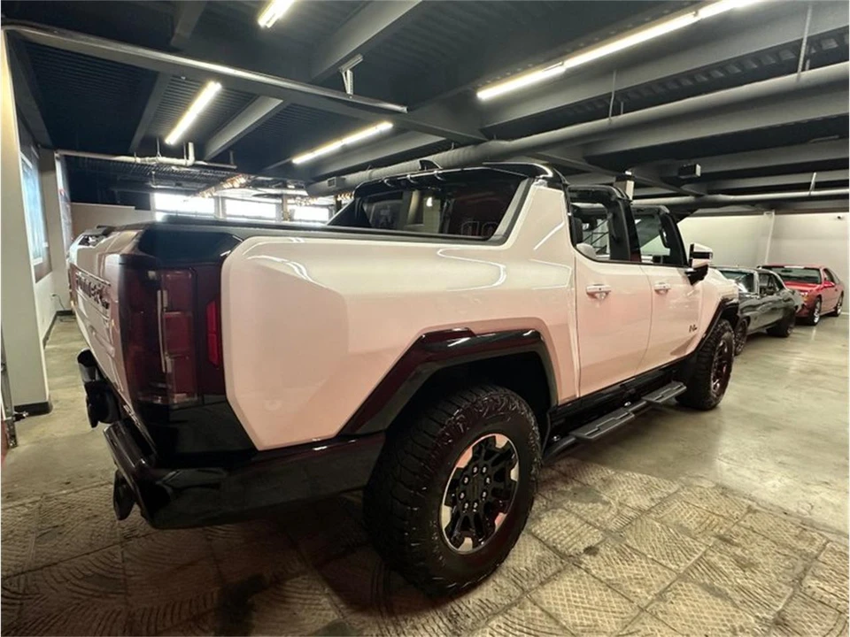 2023 GMC Hummer EV - Image 19 of 31