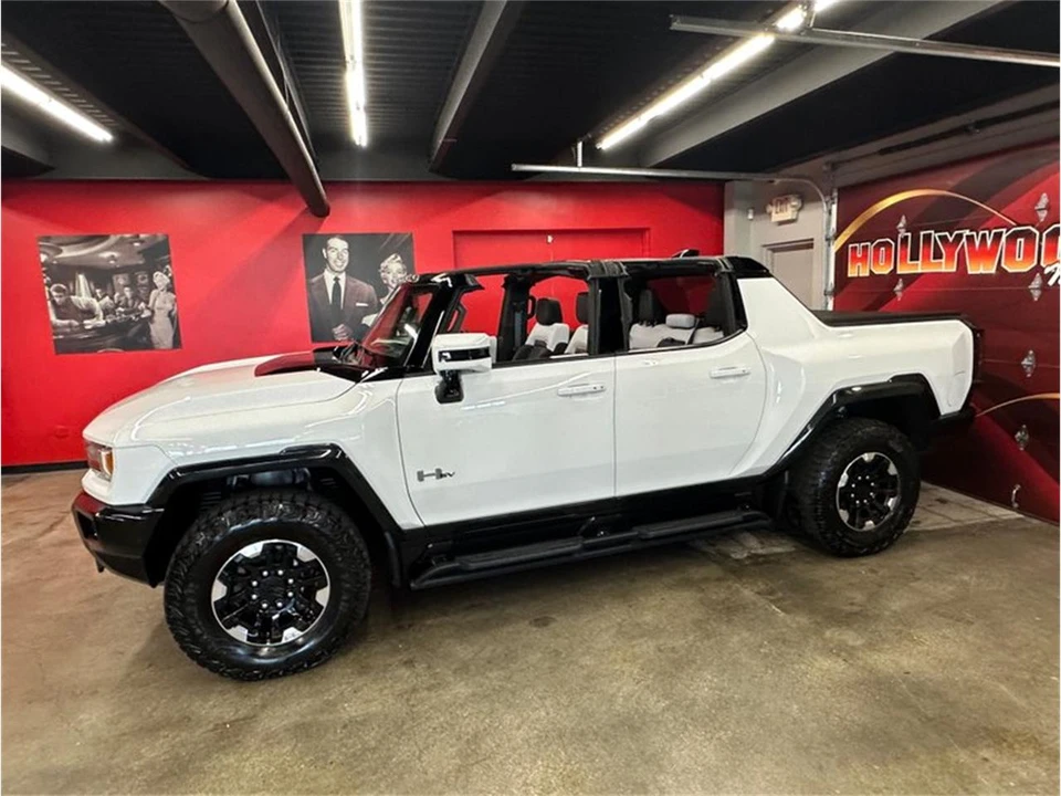 2023 GMC Hummer EV - Image 31 of 31