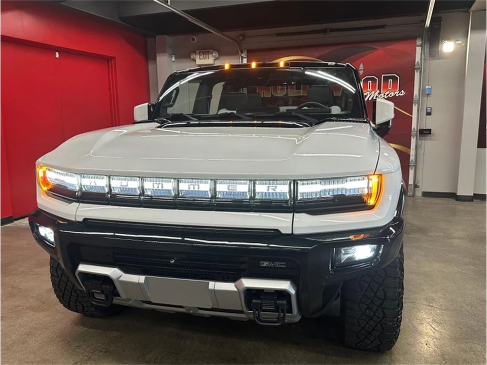 2023 GMC Hummer EV - Image 8 of 31