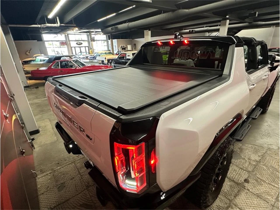 2023 GMC Hummer EV - Image 18 of 31