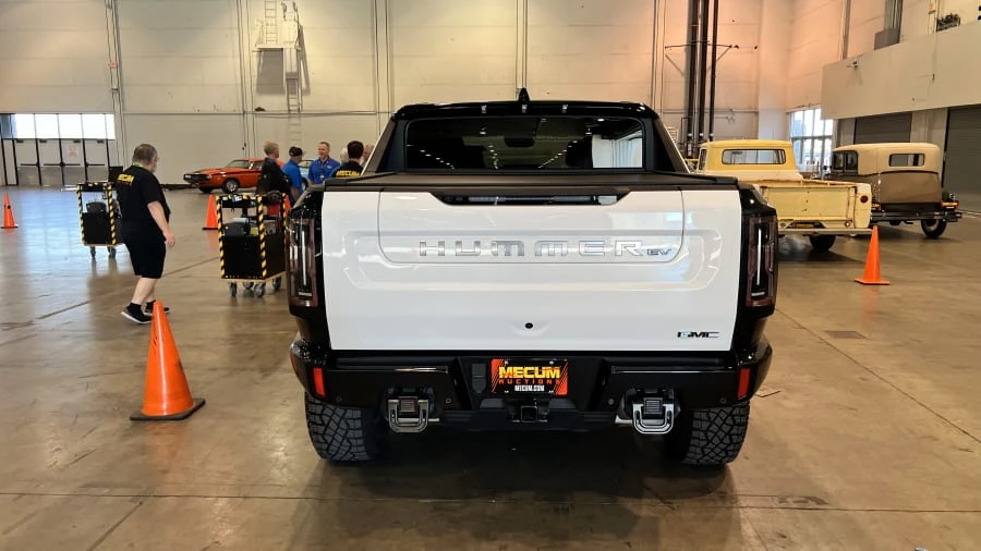 2023 GMC Hummer EV - Image 5 of 14