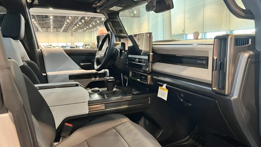 2023 GMC Hummer EV - Image 14 of 14