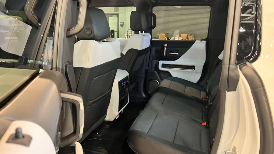2023 GMC Hummer EV - Image 13 of 14