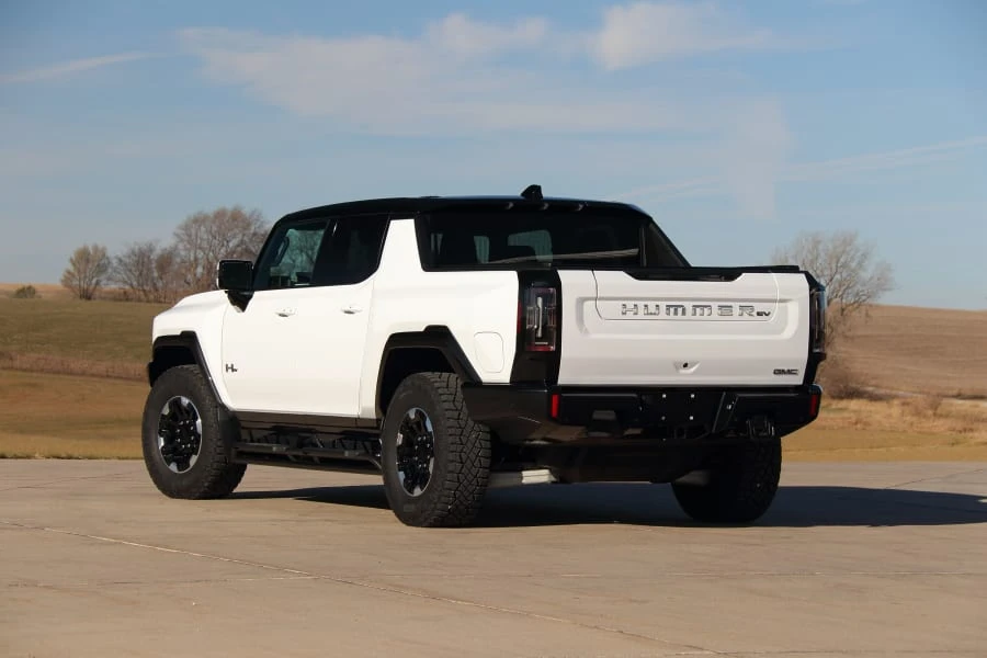 2023 GMC Hummer EV - Image 8 of 31