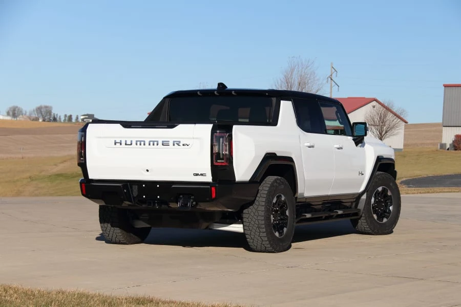 2023 GMC Hummer EV - Image 19 of 31