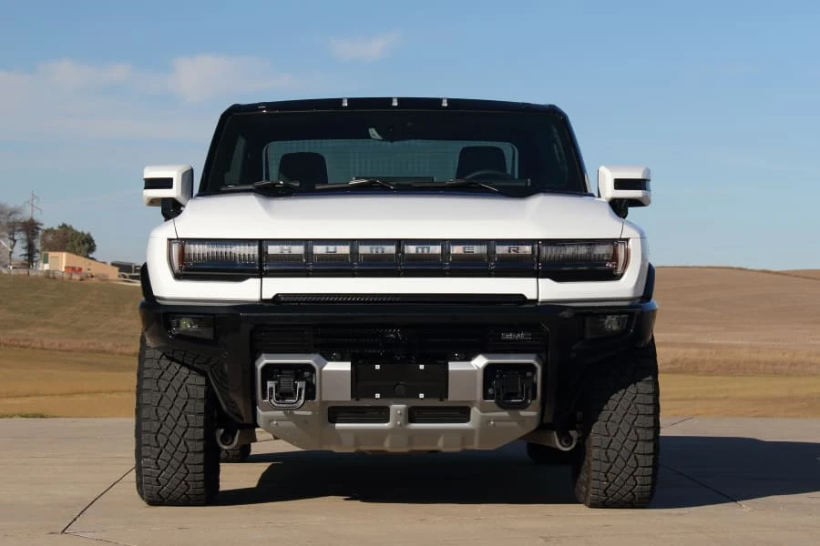 2023 GMC Hummer EV - Image 4 of 31