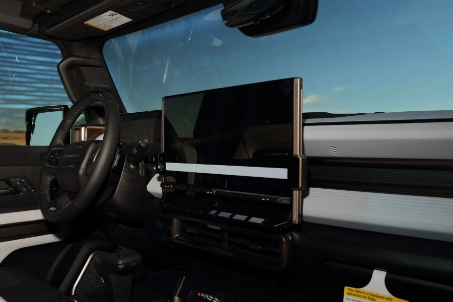 2023 GMC Hummer EV - Image 25 of 31