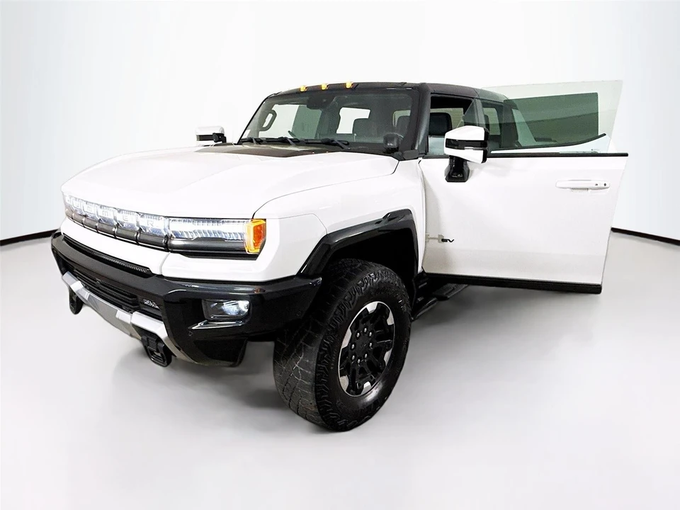 2023 GMC Hummer EV - Image 16 of 17