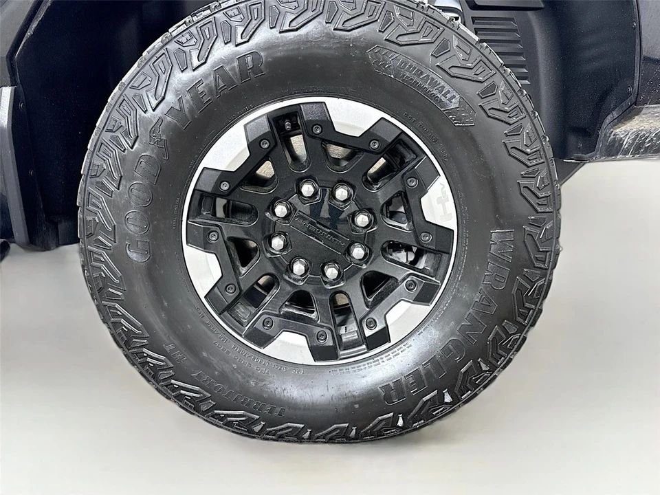 2023 GMC Hummer EV - Image 12 of 17