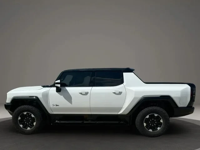 2023 GMC Hummer EV - Image 8 of 20