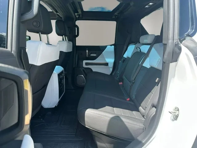 2023 GMC Hummer EV - Image 10 of 20