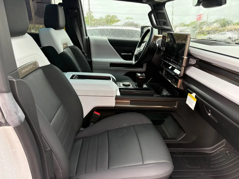 2023 GMC Hummer EV - Image 6 of 6