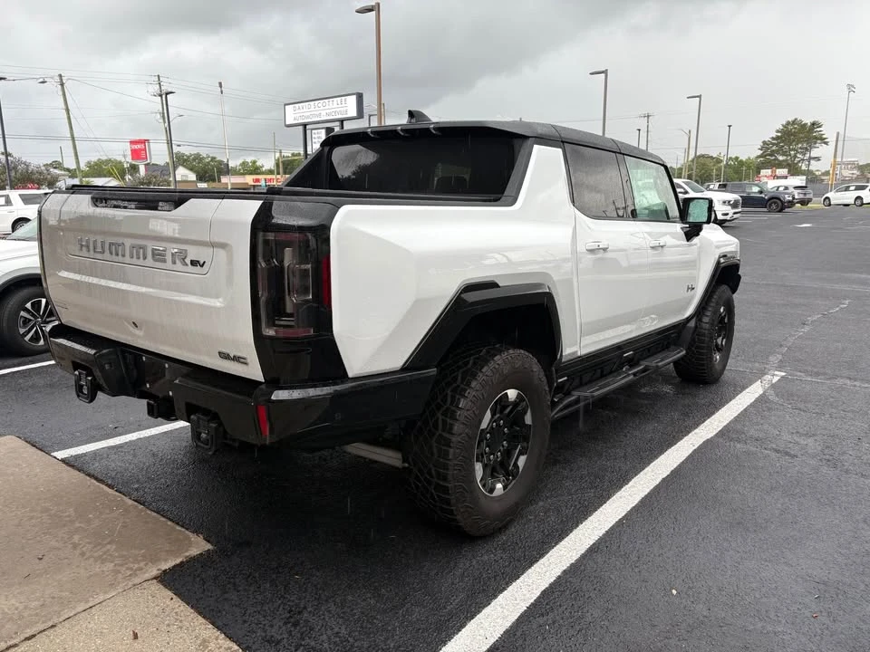 2023 GMC Hummer EV - Image 5 of 6