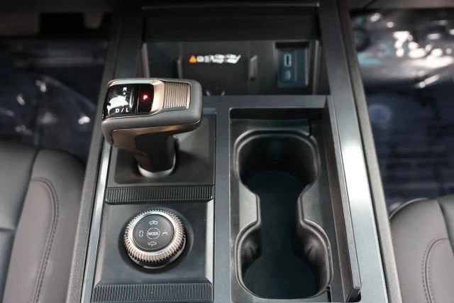 2023 GMC Hummer EV - Image 28 of 31