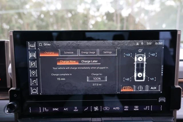 2023 GMC Hummer EV - Image 19 of 31