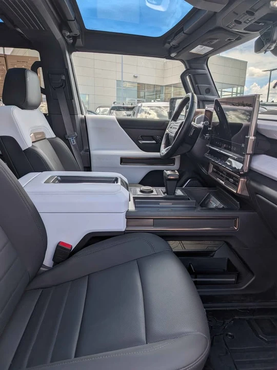 2023 GMC Hummer EV - Image 3 of 6