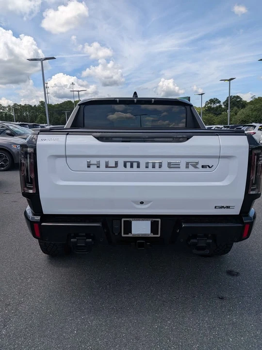 2023 GMC Hummer EV - Image 5 of 6