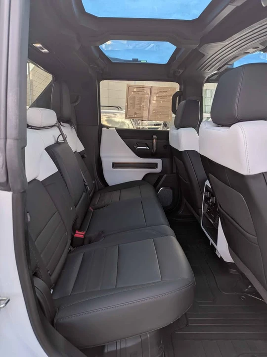 2023 GMC Hummer EV - Image 4 of 6