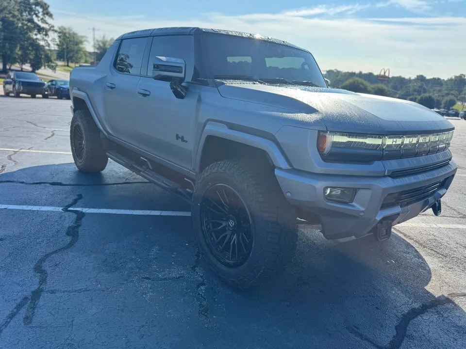 2023 GMC Hummer EV - Image 2 of 16