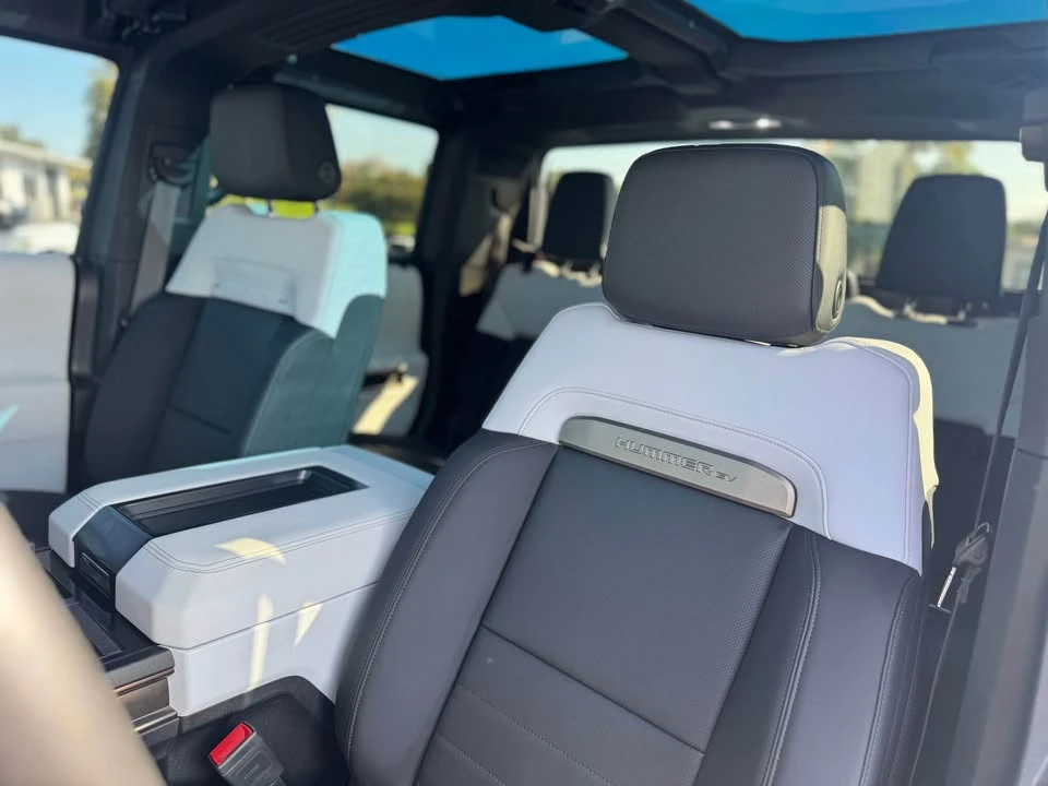 2023 GMC Hummer EV - Image 12 of 16