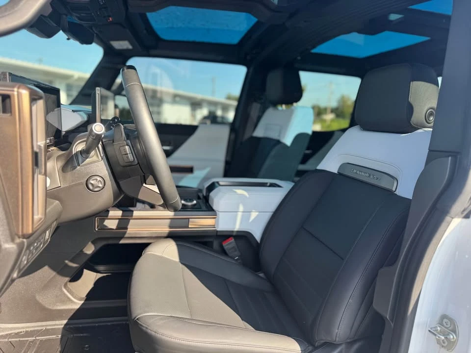 2023 GMC Hummer EV - Image 11 of 16