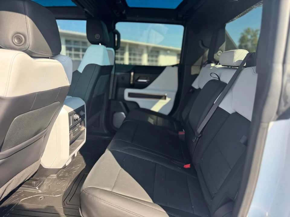 2023 GMC Hummer EV - Image 13 of 16