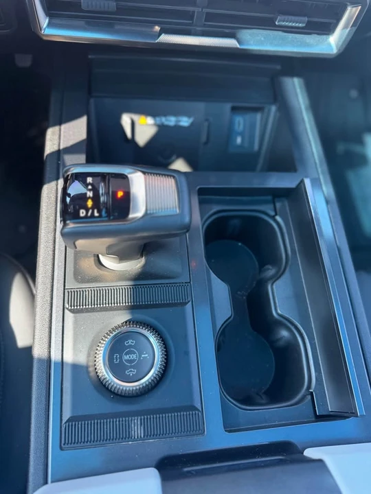 2023 GMC Hummer EV - Image 7 of 16
