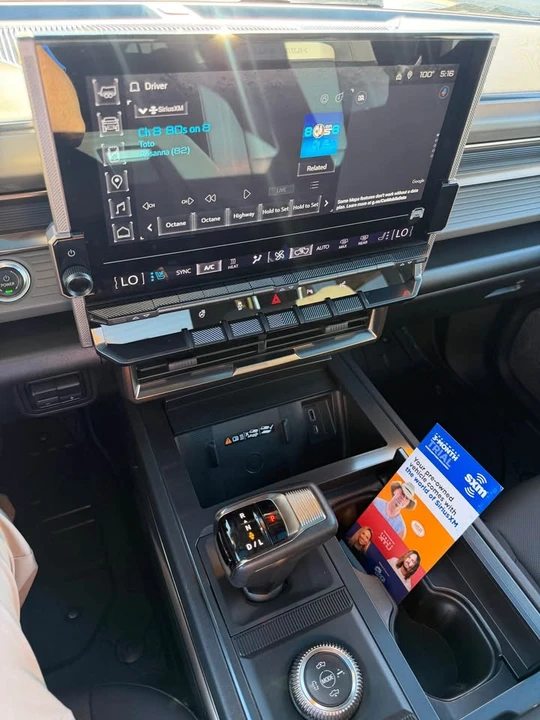 2023 GMC Hummer EV - Image 11 of 13