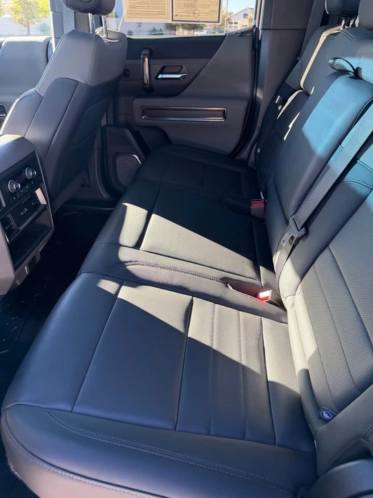 2023 GMC Hummer EV - Image 7 of 13