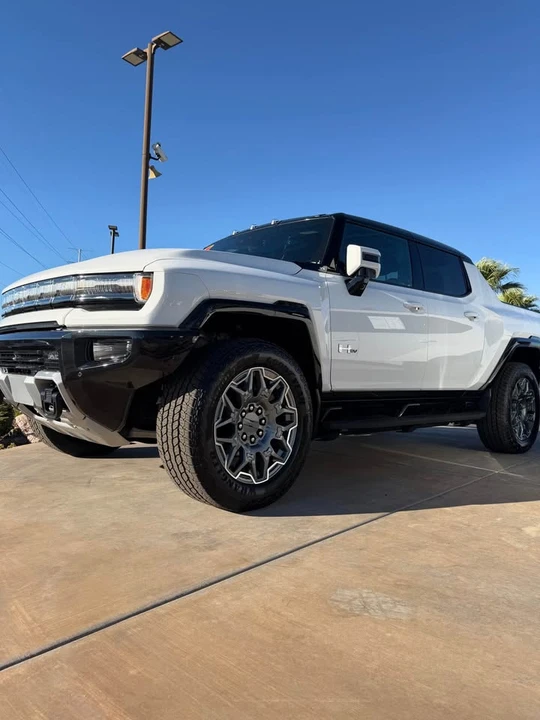 2023 GMC Hummer EV - Image 2 of 13