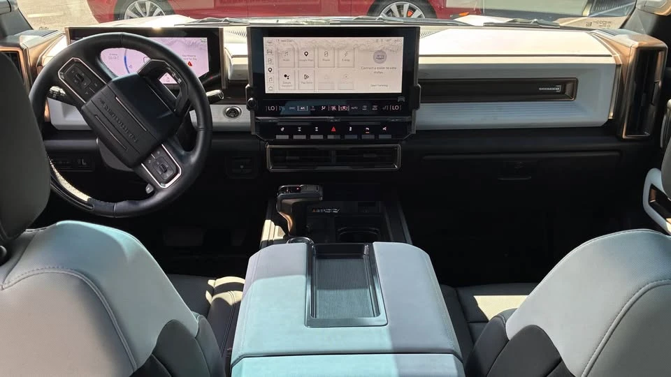 2023 GMC Hummer EV - Image 10 of 10