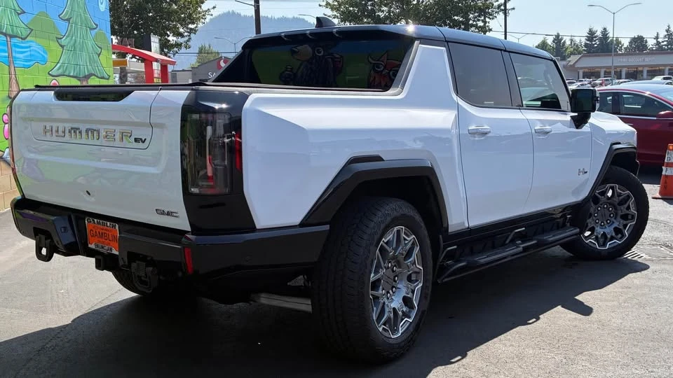 2023 GMC Hummer EV - Image 3 of 10