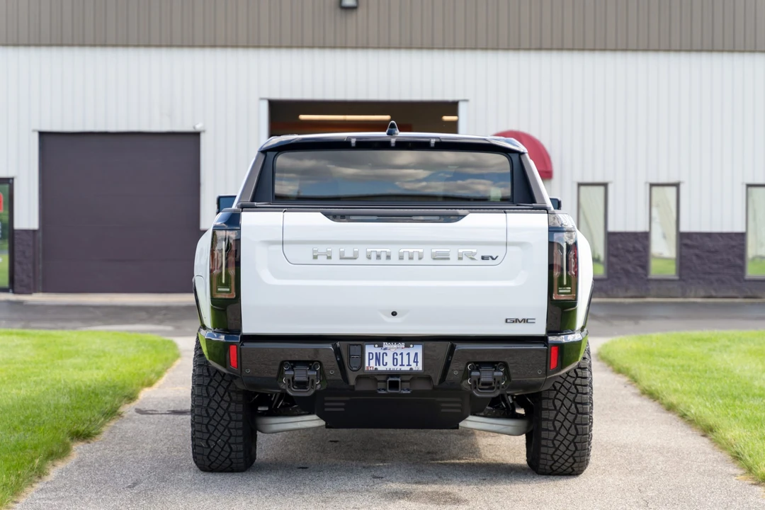 2023 GMC Hummer EV - Image 5 of 31