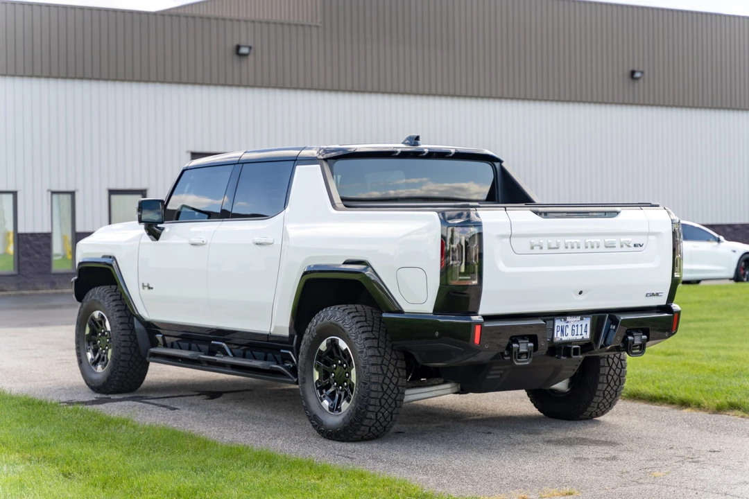 2023 GMC Hummer EV - Image 4 of 31