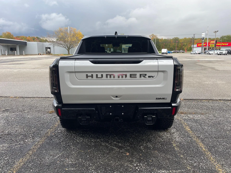 2023 GMC Hummer EV - Image 12 of 31
