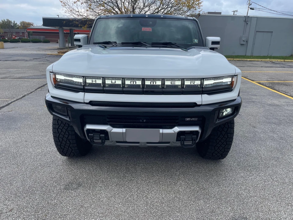 2023 GMC Hummer EV - Image 6 of 31