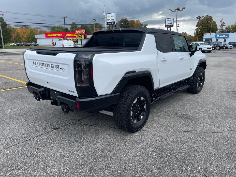 2023 GMC Hummer EV - Image 13 of 31